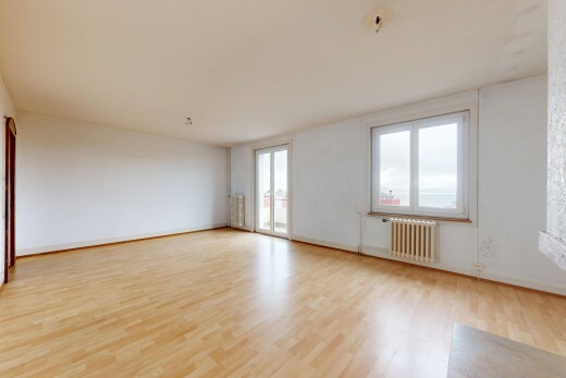 leerer raum mit holzfußboden, wood finish floor, kühler, natürliches licht, und natural light