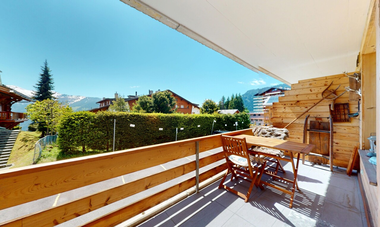 balkon mit balkon, from property, day time, und essbereich im freien