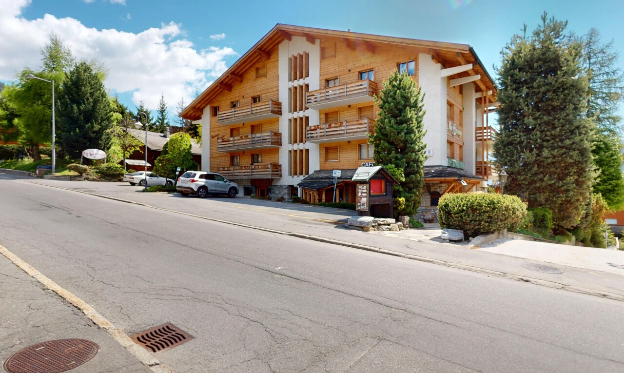 außenansicht mit day time und property visible