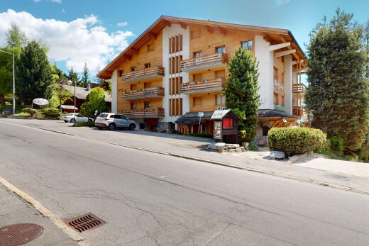 extérieur du bâtiment avec day time et property visible