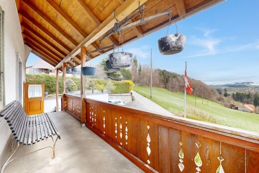 balkon mit from property und day time