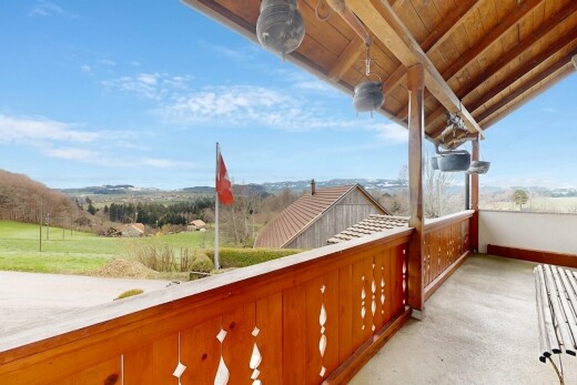 balcon avec from property, balcon, et day time
