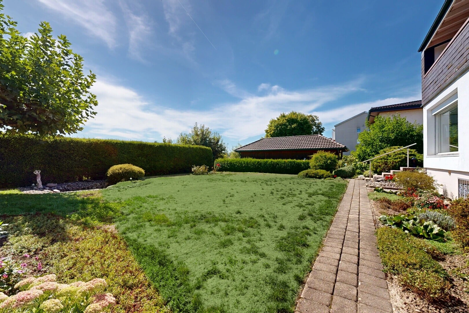 garten mit from property, day time, und rasen