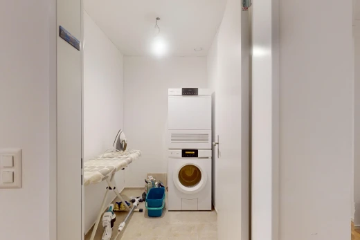 wäschekammer mit inside property, light floor, gipskartonwand, drywall, und waschturm
