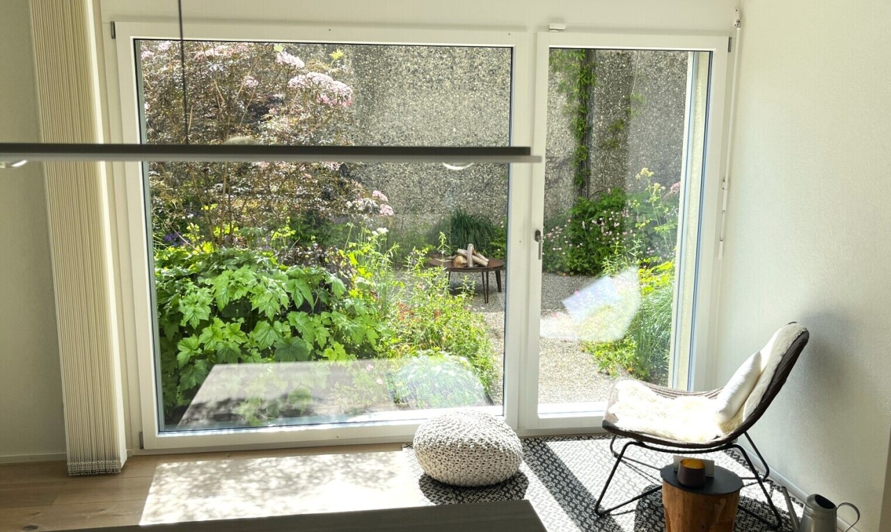 détails avec inside property, window, interior, cloison sèche, et drywall