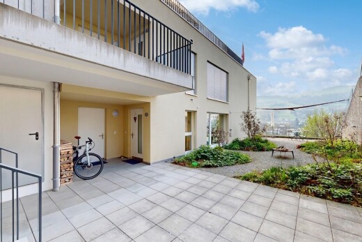 terrasse mit balkon, day time, und from property