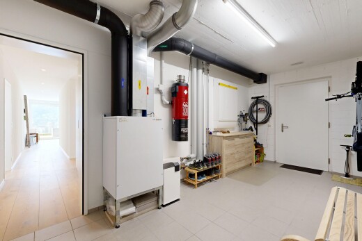 gym avec light floor, inside property, cloison sèche, et drywall