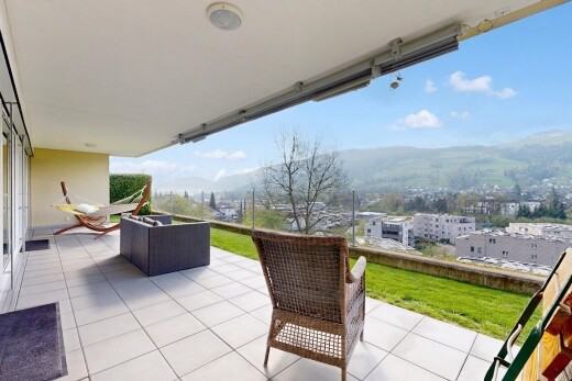 terrasse mit from property, blick auf die berge, mountain view, terrasse, und day time