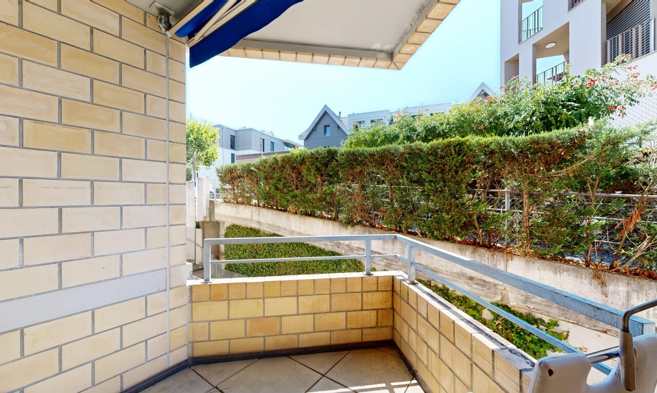 balkon mit balkon und from property