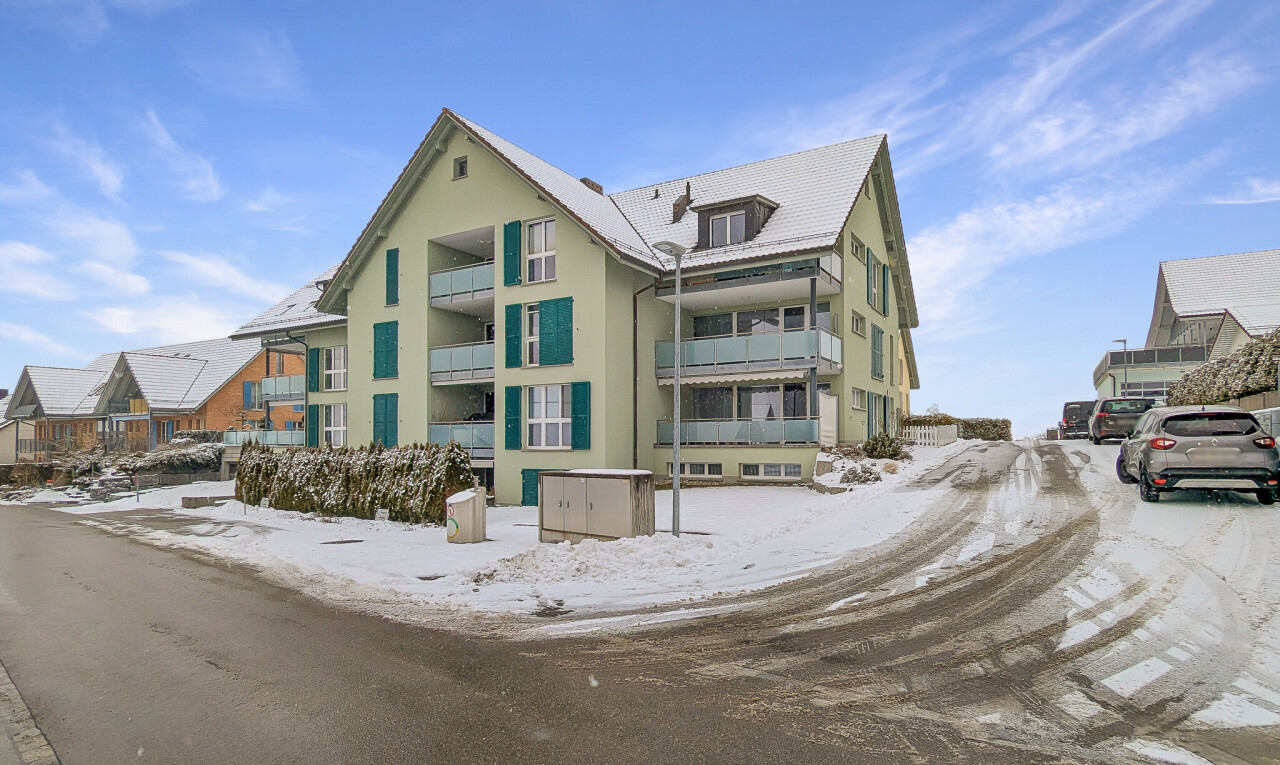extérieur du bâtiment avec snow et day time