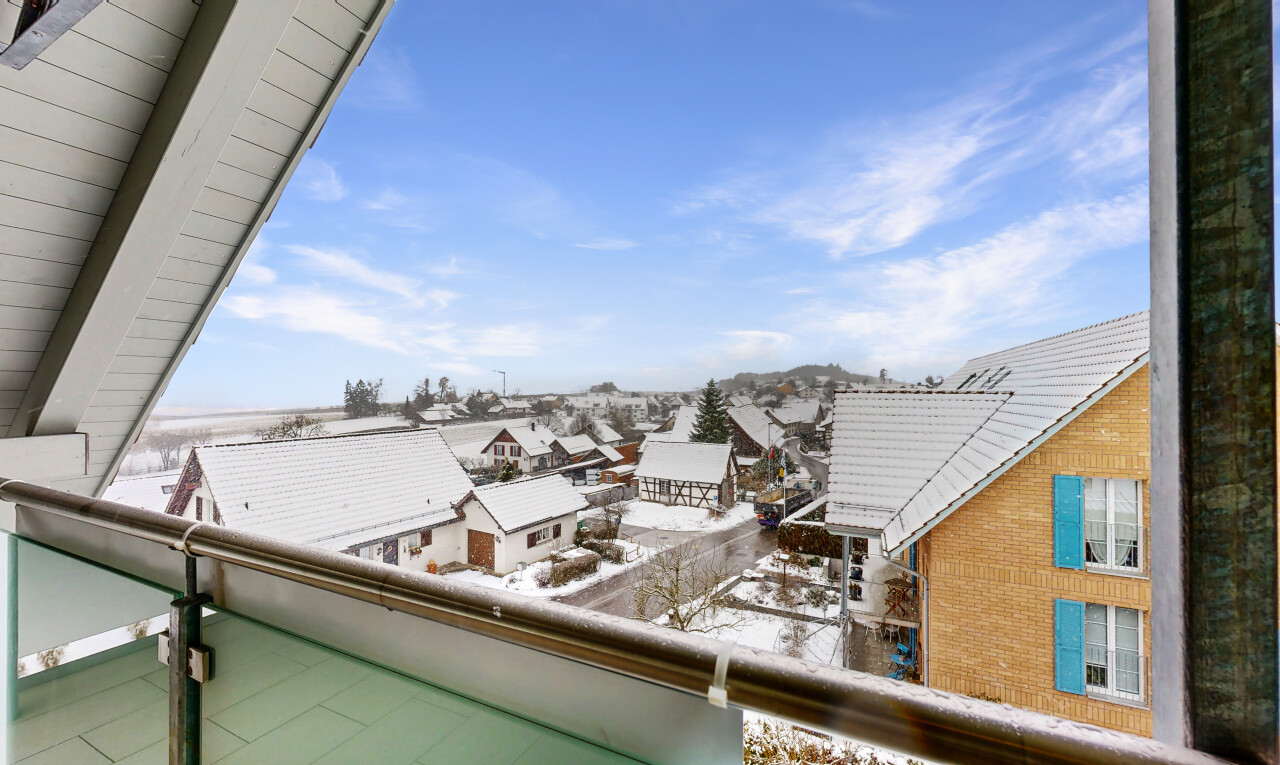 balcon avec snow, from property, vue résidentielle, residential view, et balcon