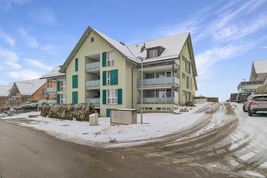 außenansicht mit snow und day time