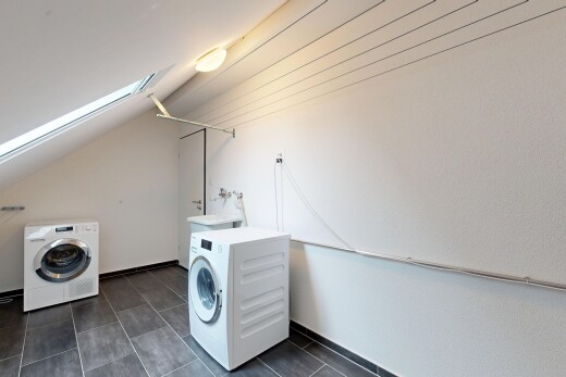 buanderie avec inside property, cloison sèche, drywall, buanderie, et lave-linge et sèche-linge séparés