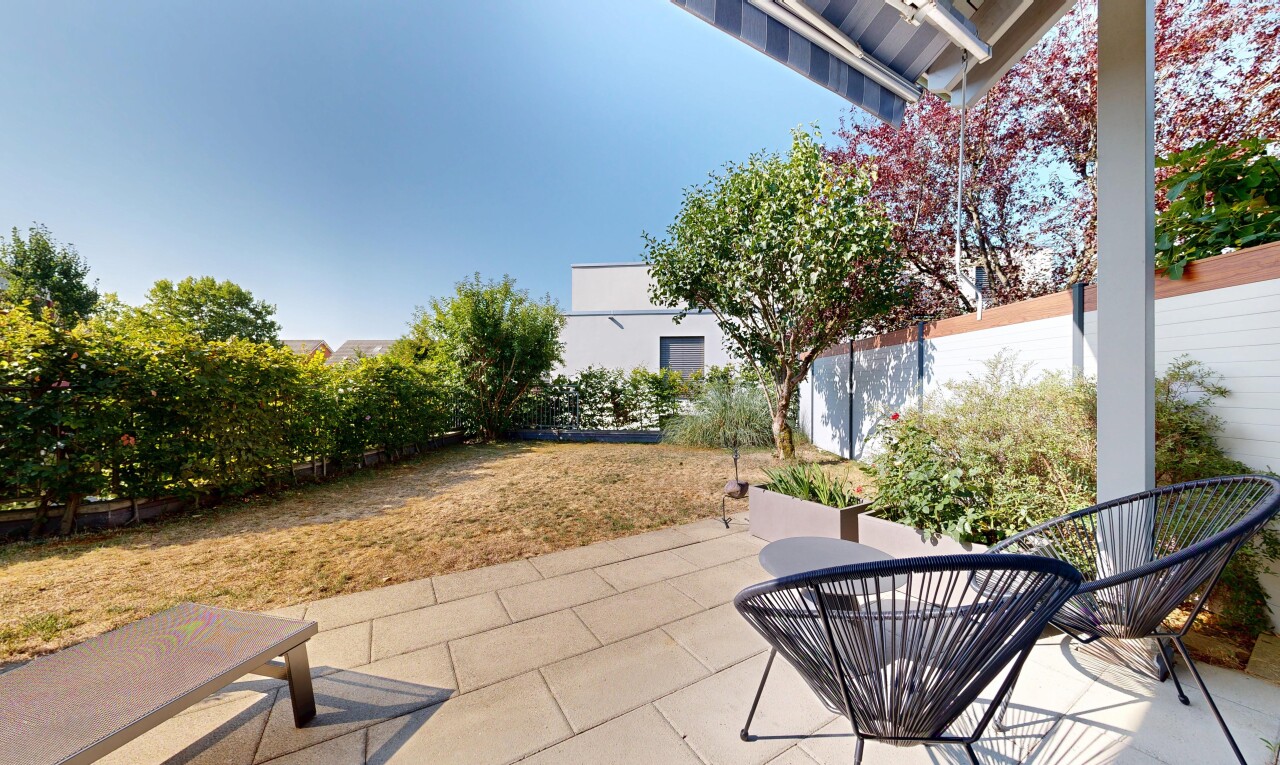 terrasse mit zaun, from property, terrasse, und day time