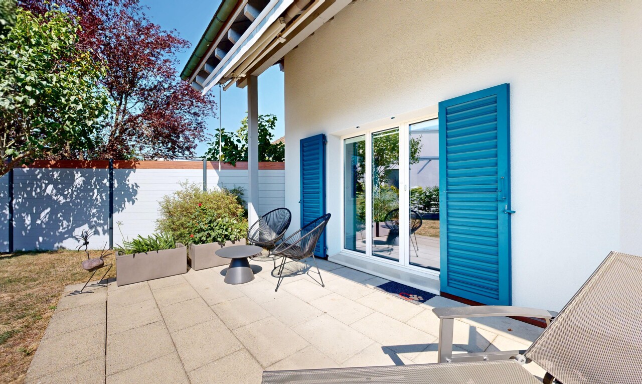 terrasse mit zaun, day time, terrasse, und from property