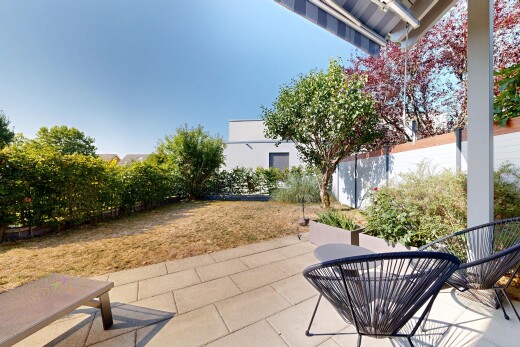 terrasse mit zaun, from property, terrasse, und day time