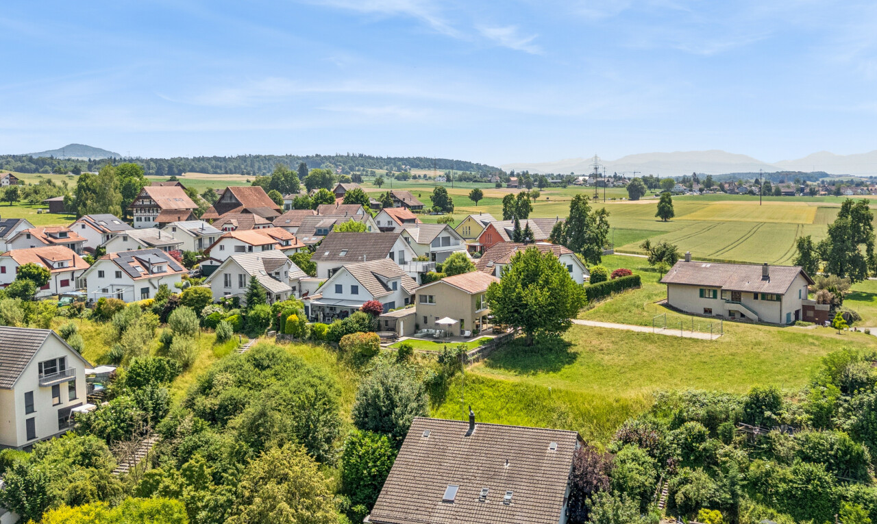 außenansicht mit day time, neighborhood view, residential view, wohngebietblick, und mountain view