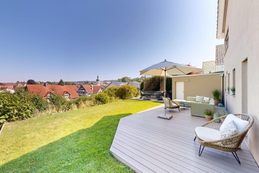 terrasse mit deck, rasen, wohnraum im freien, from property, und day time
