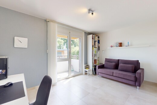 wohn- / esszimmer mit natürliches licht, natural light, gipskartonwand, drywall, und inside property