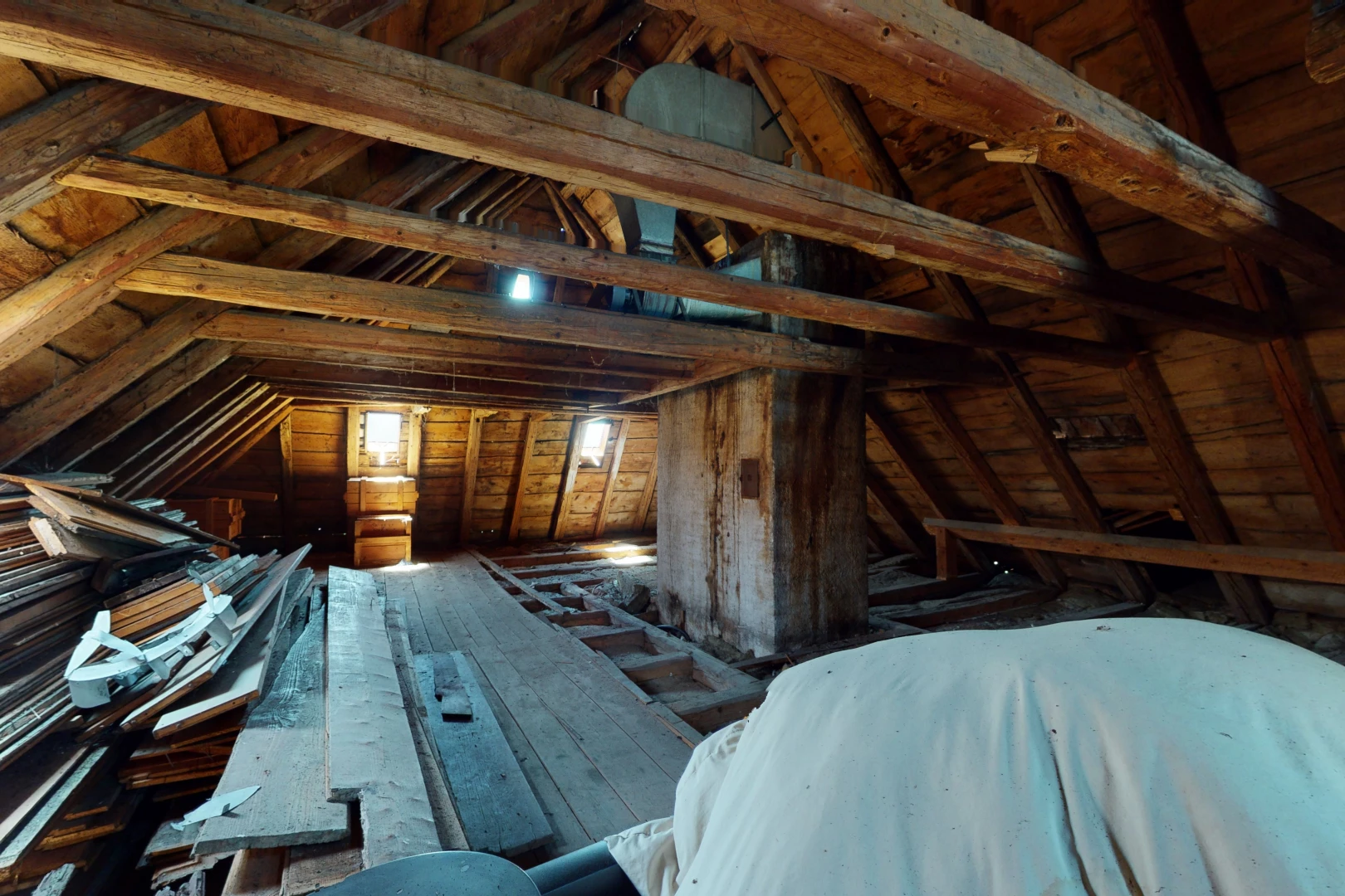 unvollendeter dachboden mit haftdecke