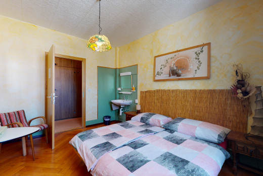 chambre à coucher avec parquet