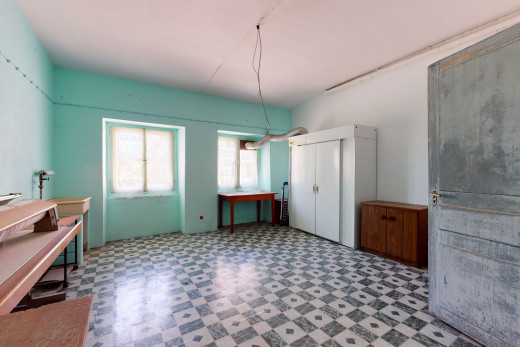 salle divers avec lumière naturelle