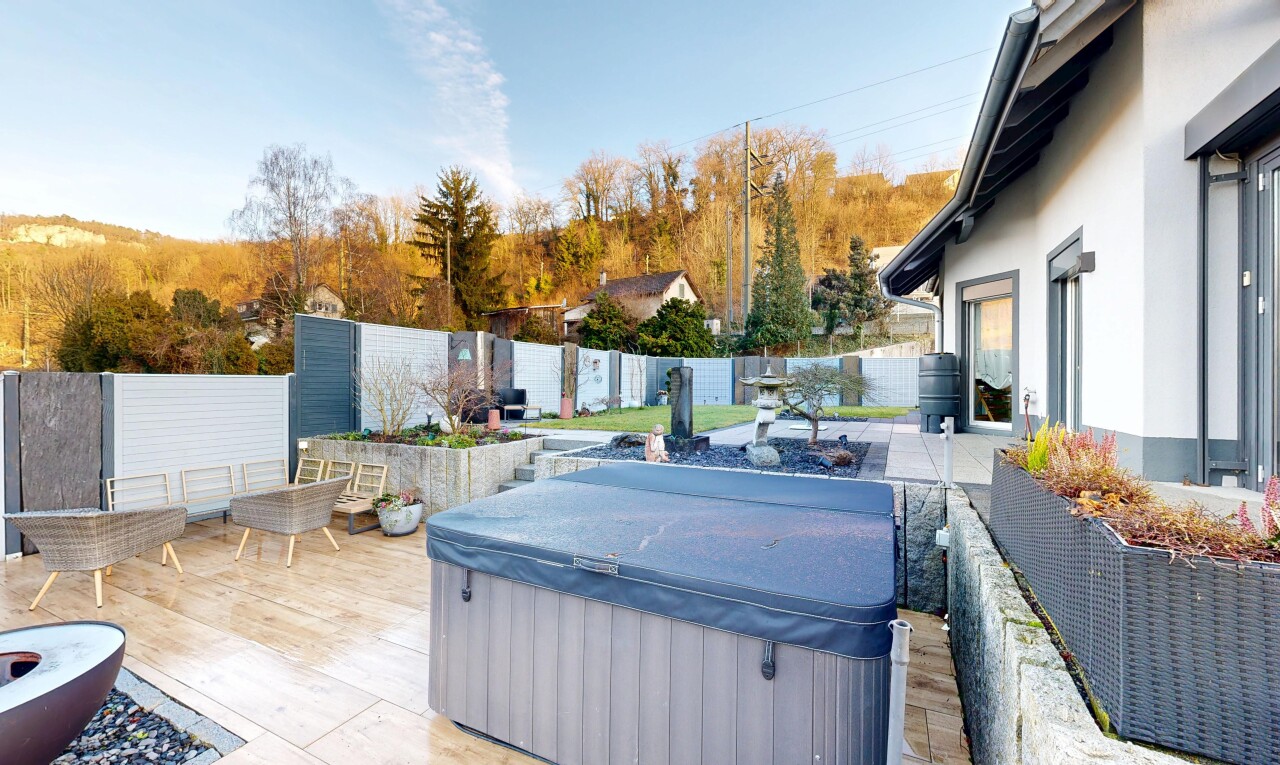 terrasse avec terrasse, from property, bain à remous, day time, et clôture