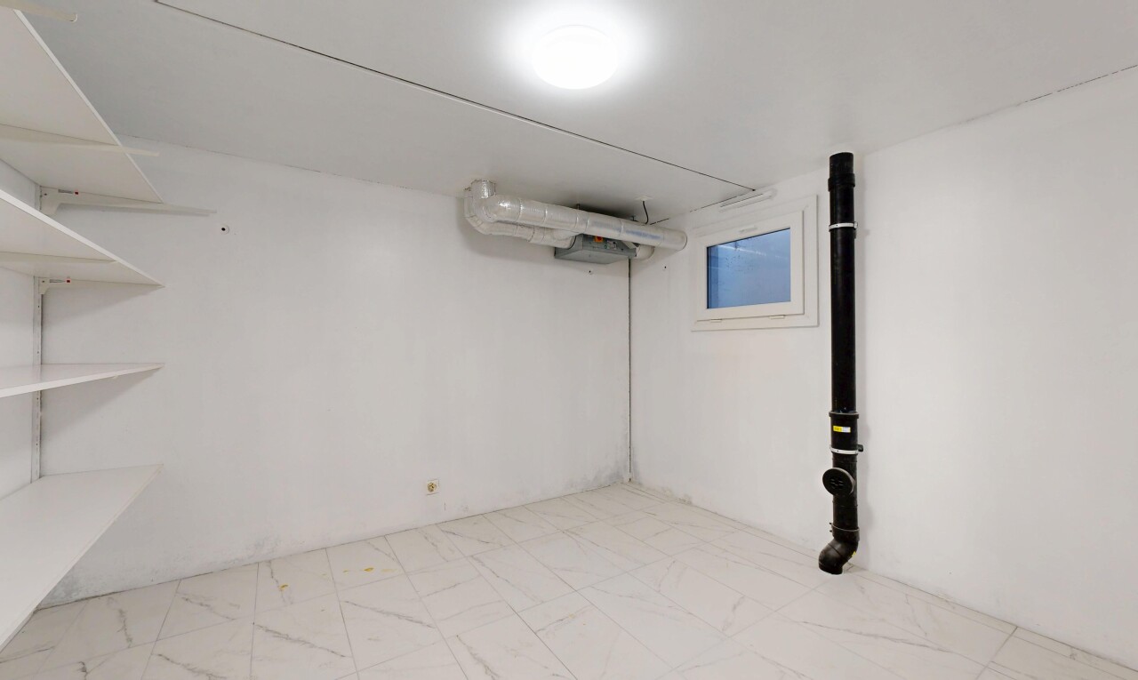 leerer raum mit inside property, keller, drywall, und gipskartonwand