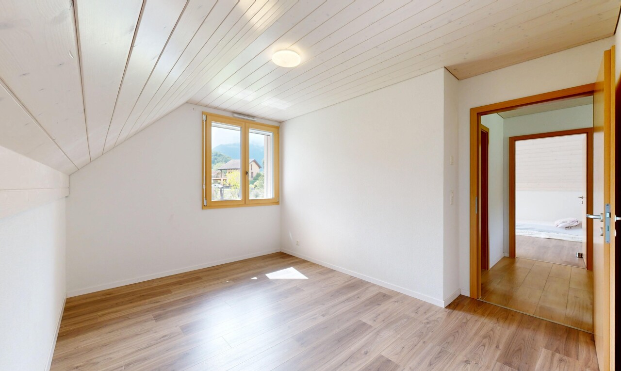 leerer raum mit natural light, natürliches licht, inside property, drywall, und gipskartonwand