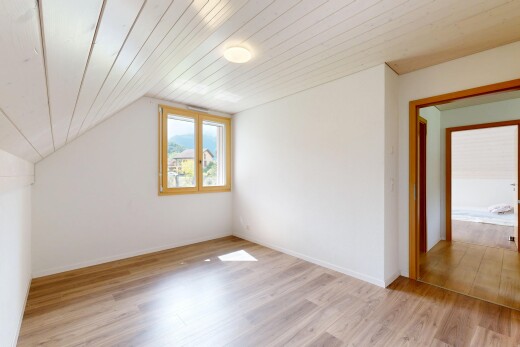 leerer raum mit natural light, natürliches licht, inside property, drywall, und gipskartonwand