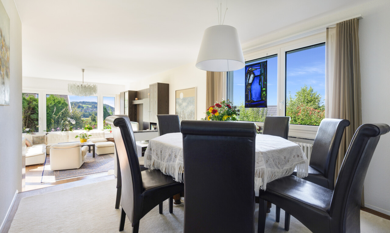 esszimmer mit natürliches licht, natural light, day time, inside property, und gipskartonwand