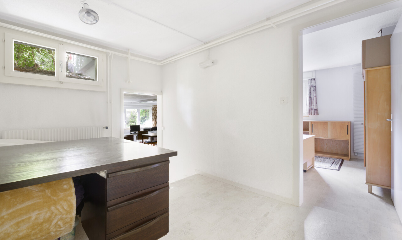 küche mit inside property, natürliches licht, natural light, gipskartonwand, und drywall