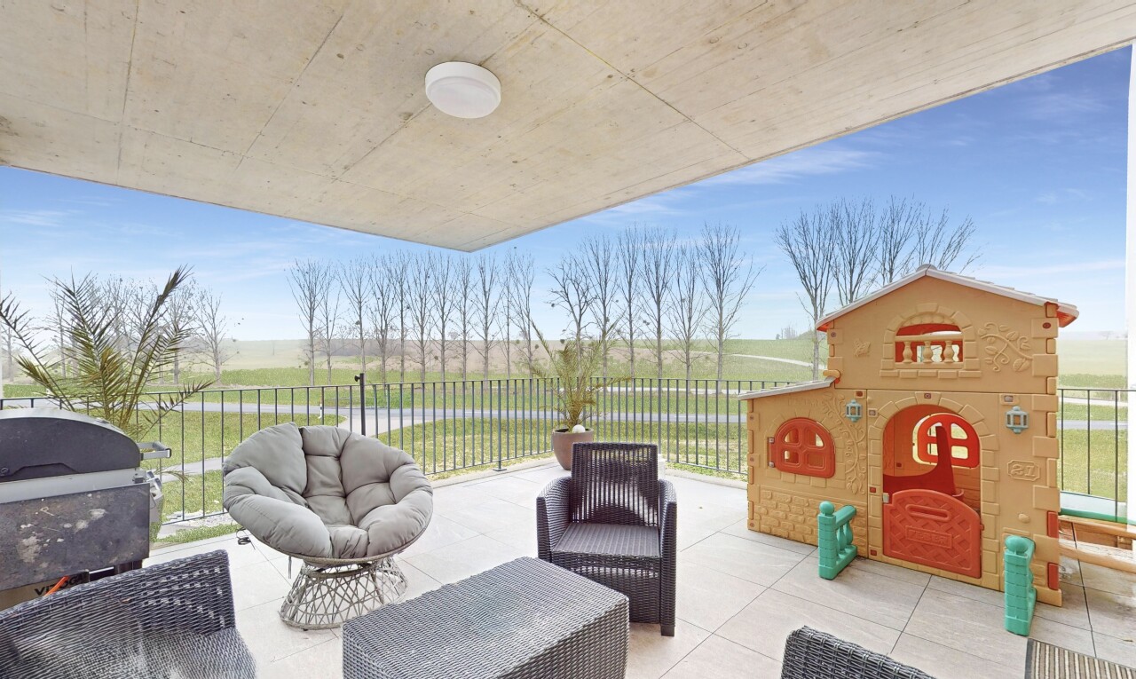 terrasse avec gril et vue sur la mer