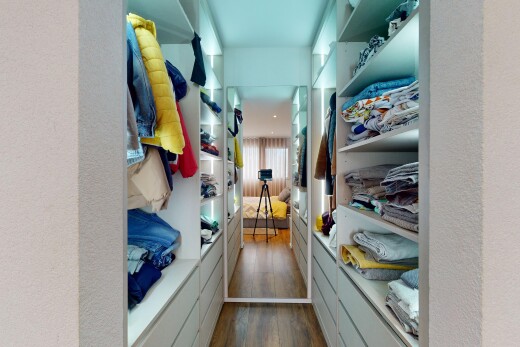 dressing avec plancher de bois