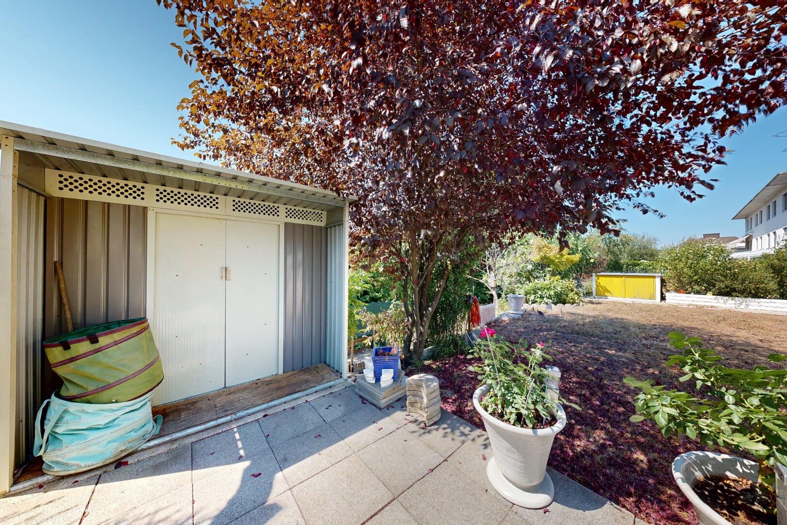 terrasse mit day time und from property