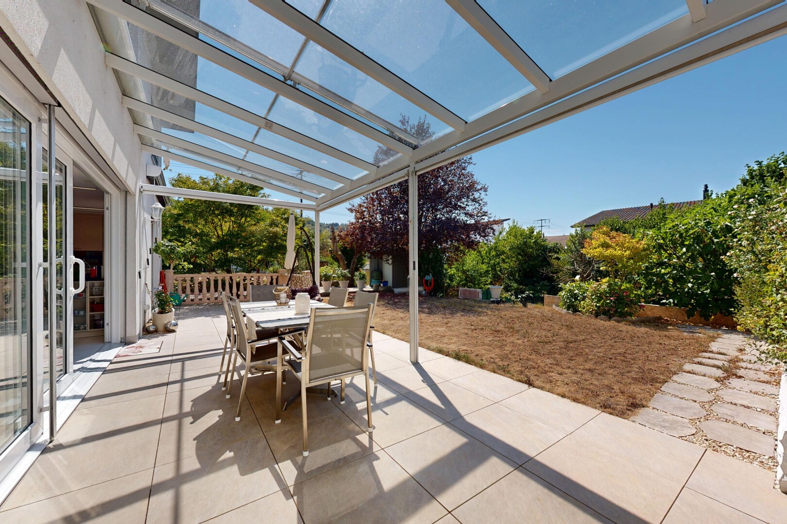 terrasse mit essbereich im freien, from property, terrasse, pergola, und day time