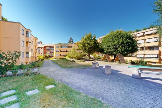außenansicht mit apartment complex view, blick auf wohnanlage, from community, und day time