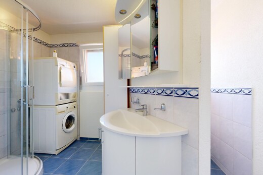 bad mit schminktisch, komplettes badezimmer, tile wall, fliesenwand, und spiegel