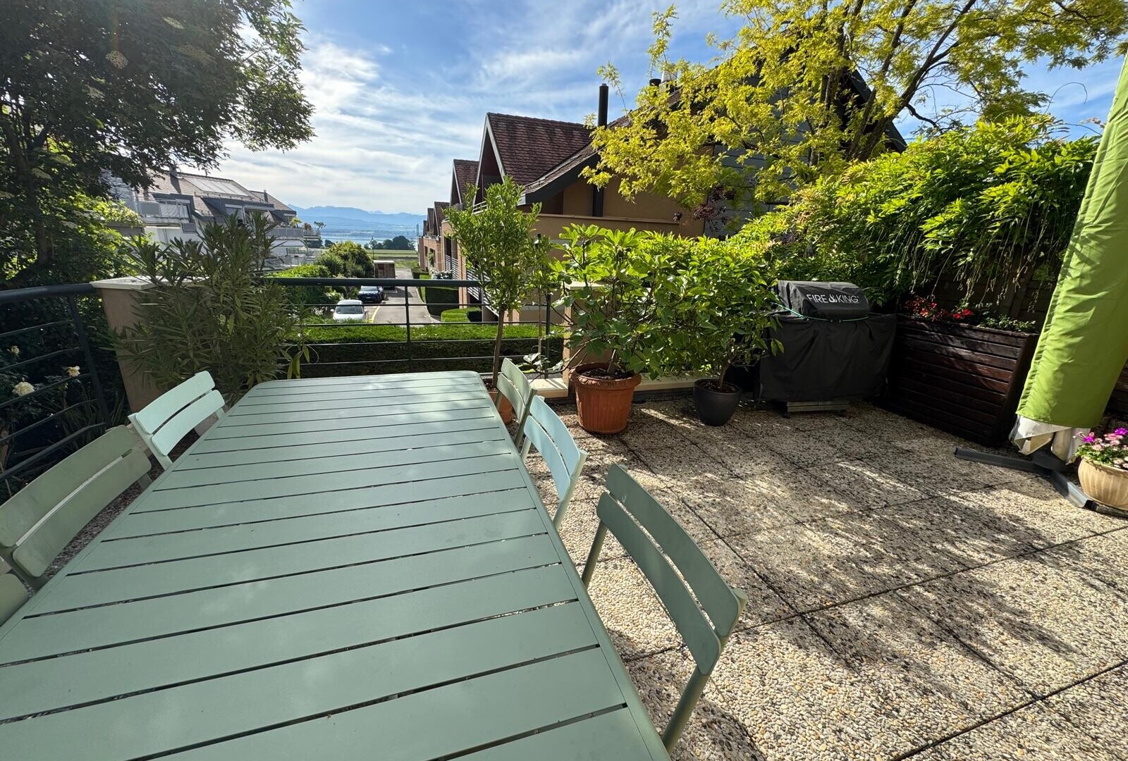 terrasse mit day time und from property