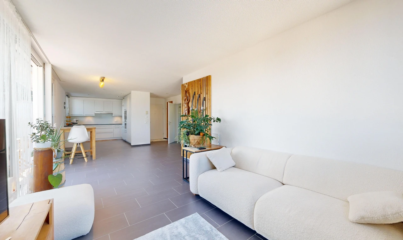 wohn- / esszimmer mit drywall, gipskartonwand, und inside property