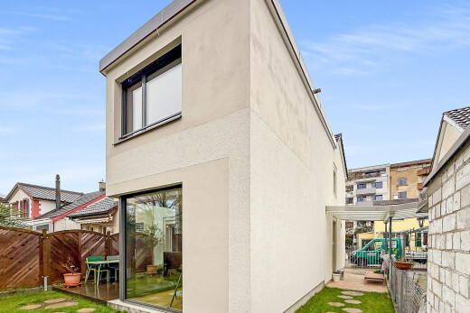 façade avec clôture, bardage en stuc, day time, from property, et portail