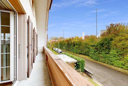 balkon mit balkon, from property, und day time