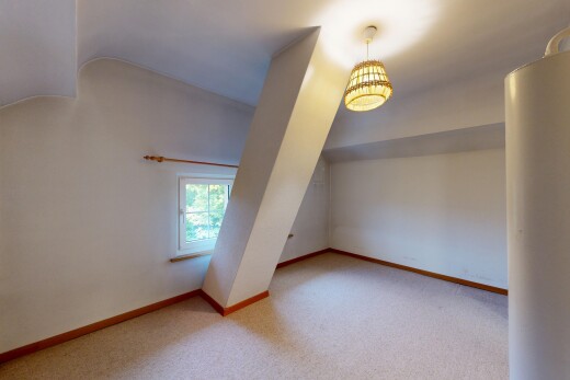 leerer raum mit zusätzliches zimmer, natürliches licht, natural light, gipskartonwand, und drywall