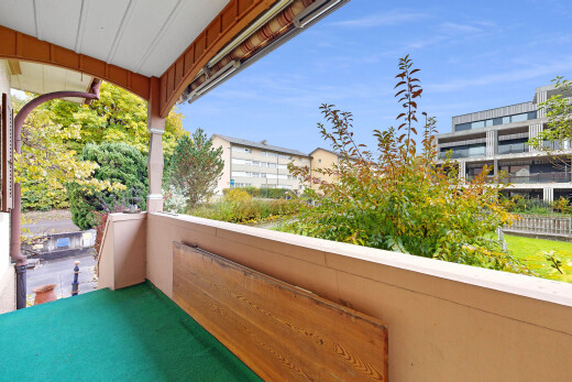 balkon mit balkon, day time, und from property