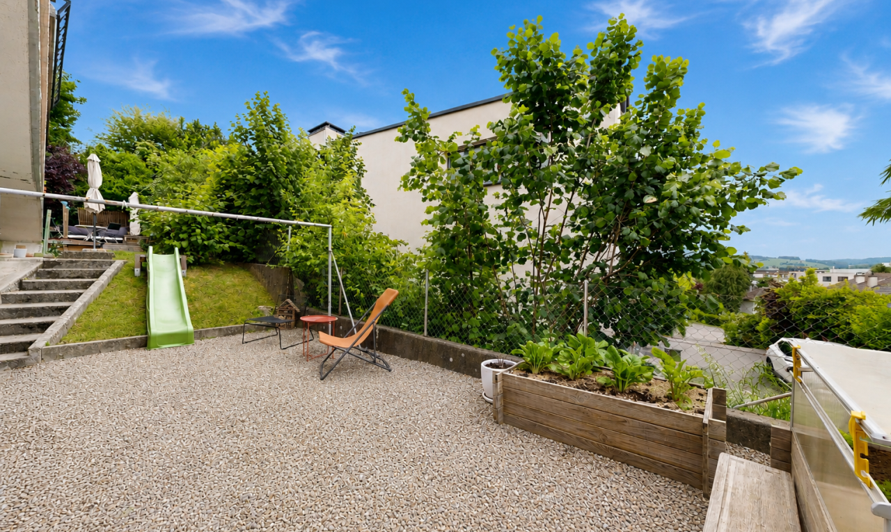 terrasse avec from property, day time, et jardin