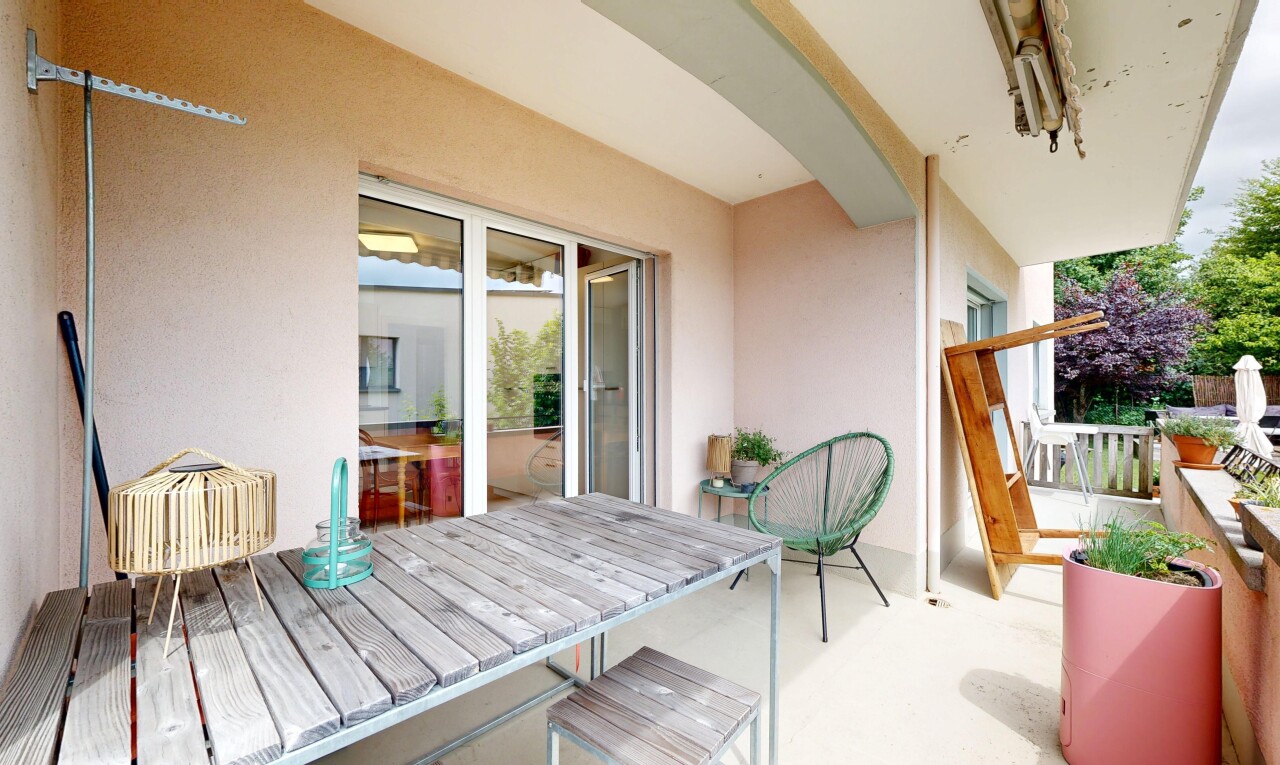 terrasse avec from property et balcon