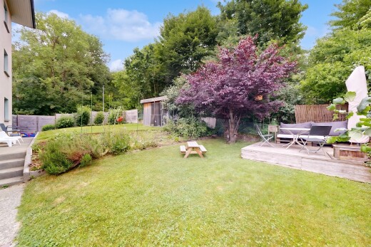 jardin avec from property, clôture, day time, terrasse, et pelouse