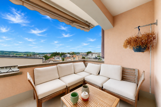 terrasse avec espace de vie extérieur, day time, et from property