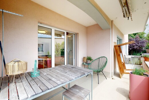 terrasse avec from property et balcon