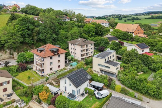 façade avec day time, vue résidentielle, et residential view